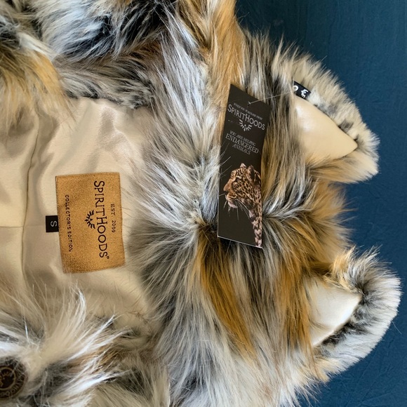 Arctic Wolf Spirithoods Coat 🐺 - Picture 6 of 8